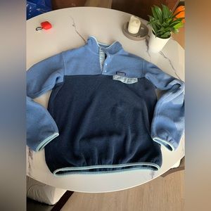 Patagonia Women's Lightweight Synchilla® Snap-T® Fleece Pullover (2 tone blue)